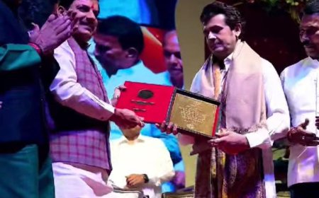 लता अलंकरण पुरस्कार मिलते ही भावुक हुए गायक सोनू निगम, बोले- लताजी मेरी मां जैसी थीं